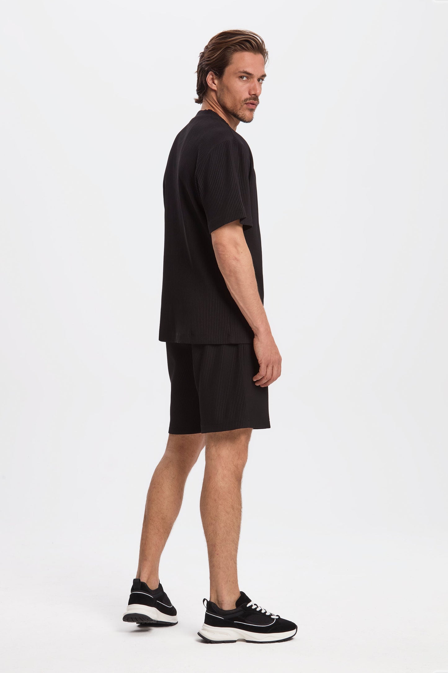 THE PLEATED T-SHIRT